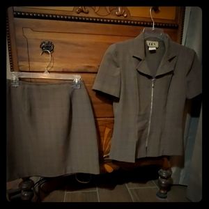 DBY top and skirt size 5/6